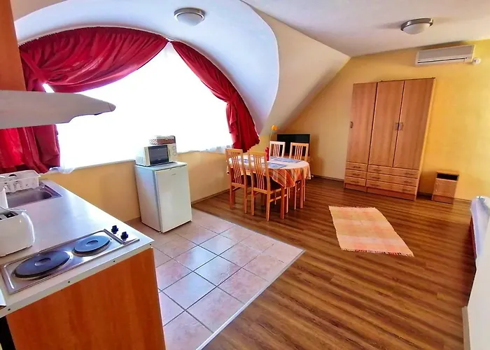 Apartment Aida *