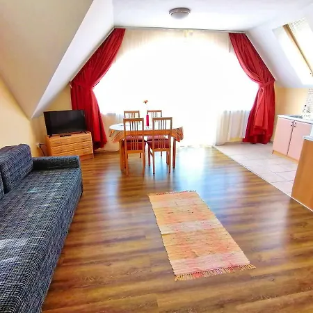 Aida Apartman Apartment *