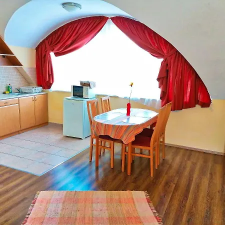 Aida Apartman Apartment *